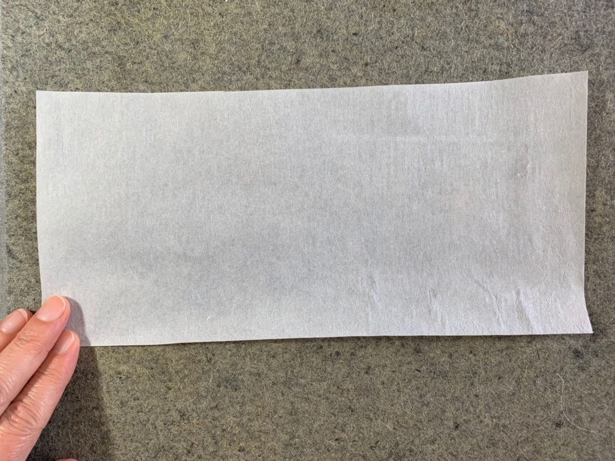 Detailed steps for making no-sew patterned cloths.