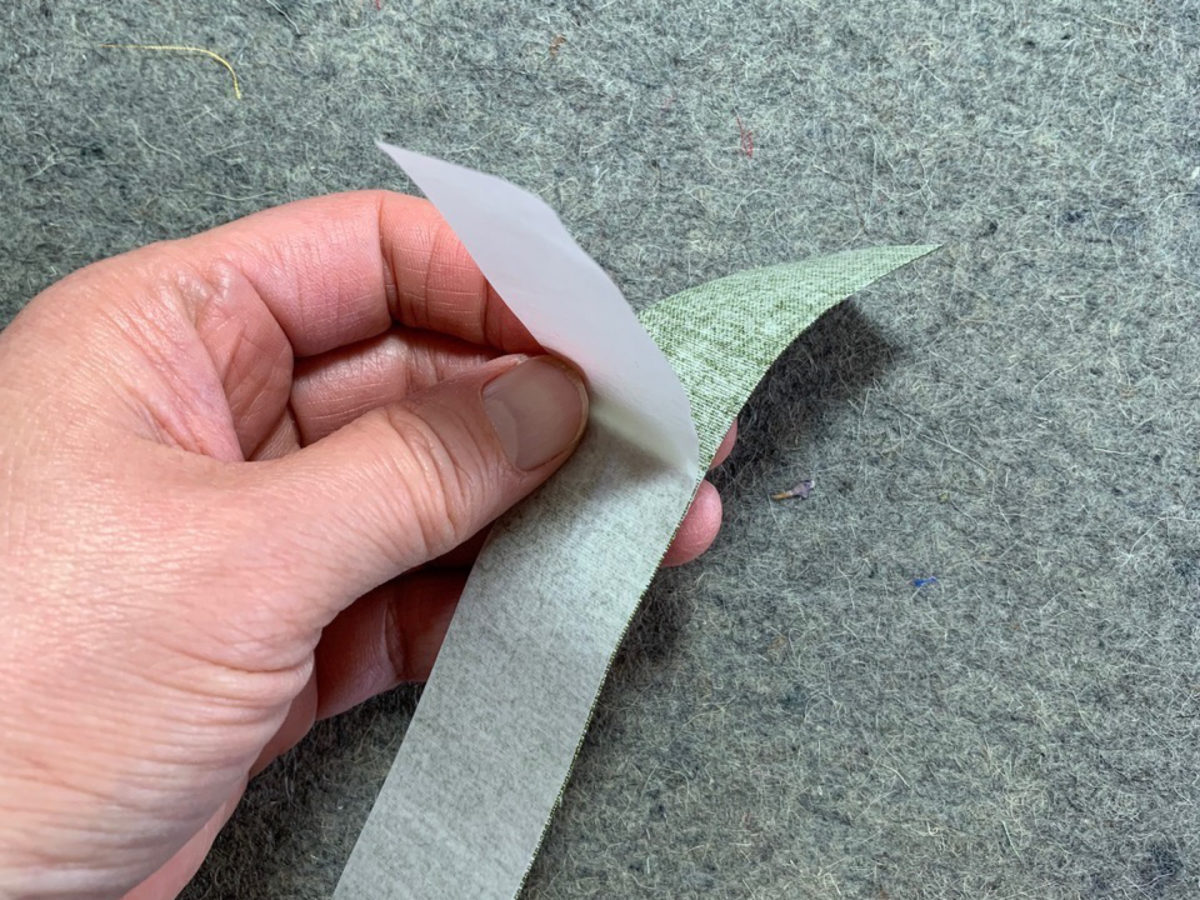 Detailed steps for making no-sew patterned cloths.
