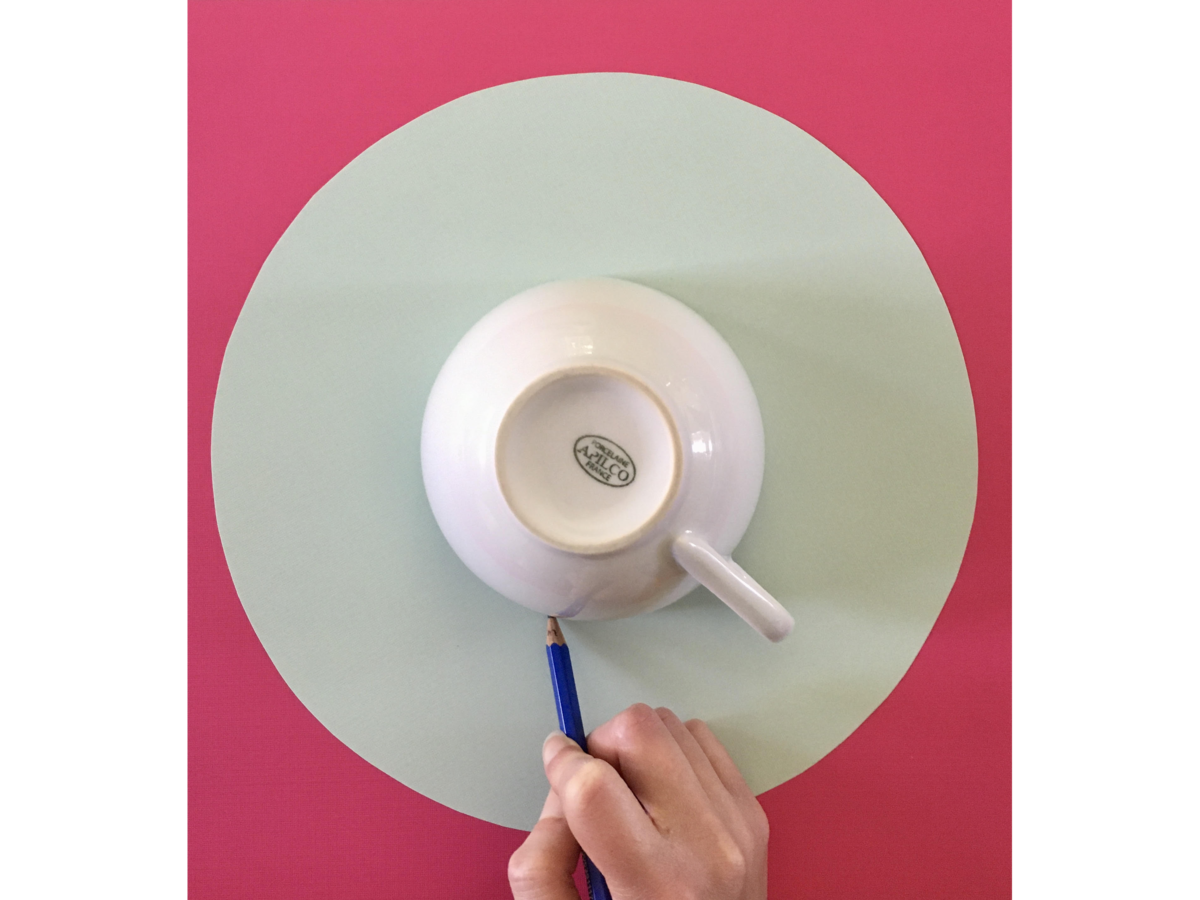 Detailed step of making a plate with Arabic calligraphy.